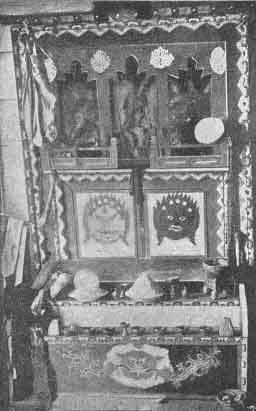 Tybetański ołtarz diabłów. (Za Waddell.)